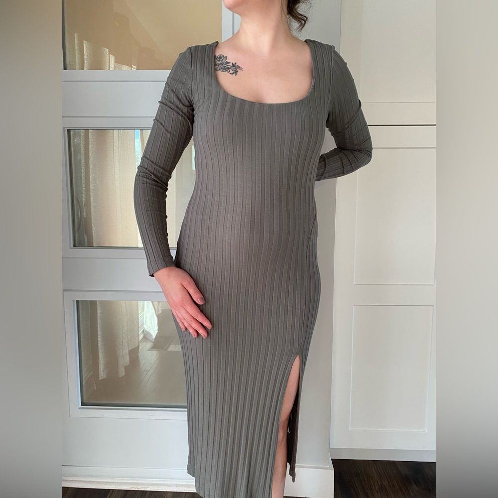 BUNDLE & SAVE! Ribbed sweater dress - Dynamite size medium - Picture 4 of 8